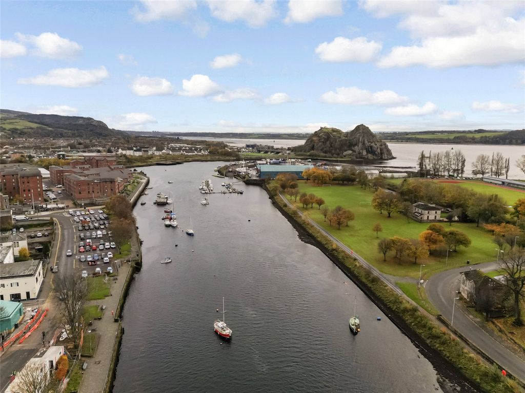 Property photo 2 of 21 Picture No. 29