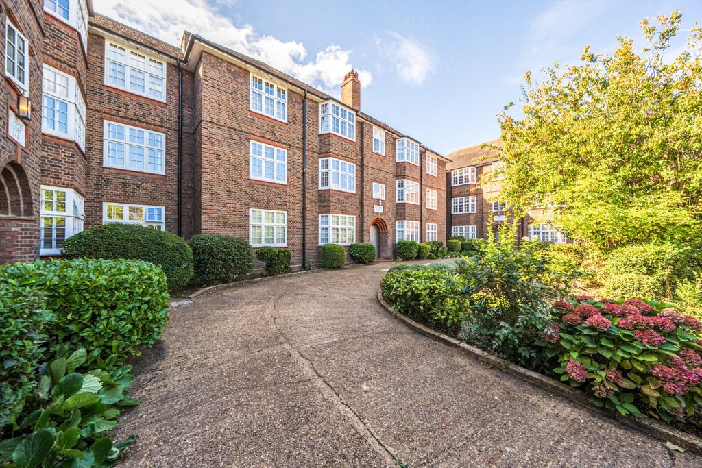 Property photo 2 of 17 Picture No. 35