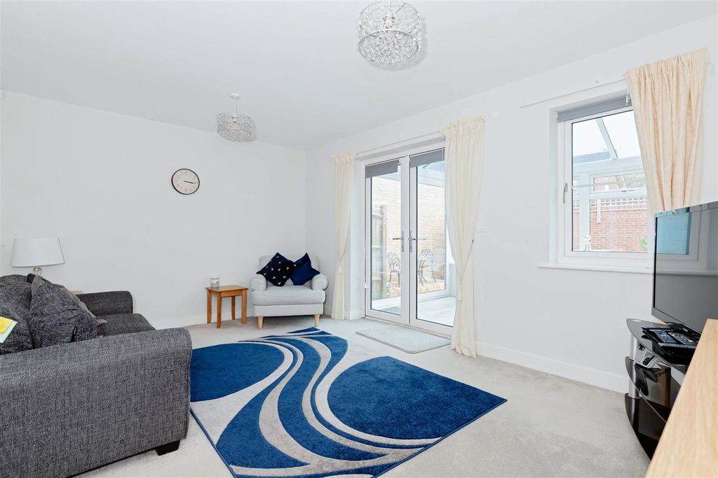 Property photo 3 of 27 For Sale By Aspire Residential | Weald Place