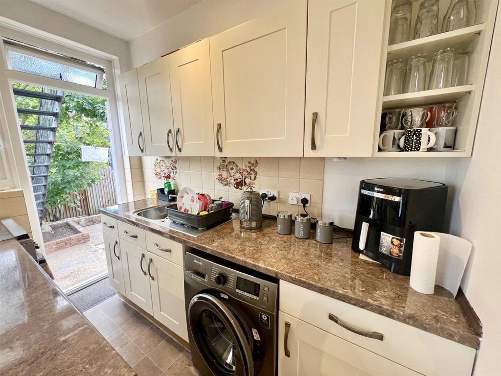 Property photo 3 of 18 F15d69F1-20E8-4Ffc-88B6-9230Ac7Dbc6d.Jpg