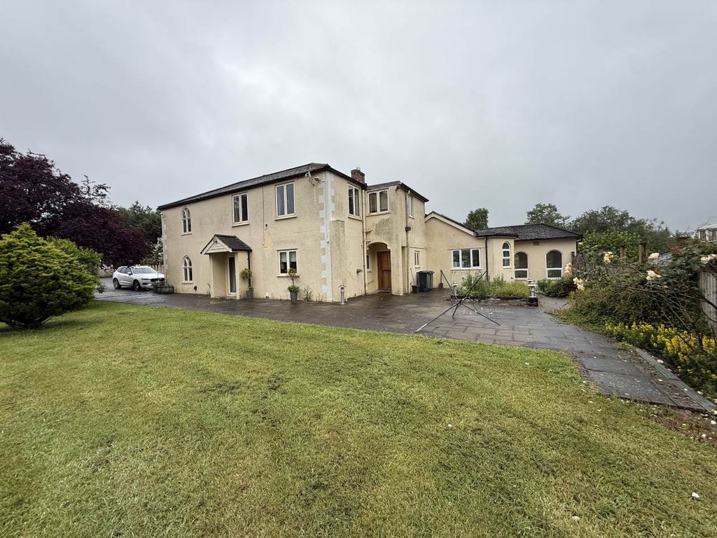 Property photo 2 of 20 Externals