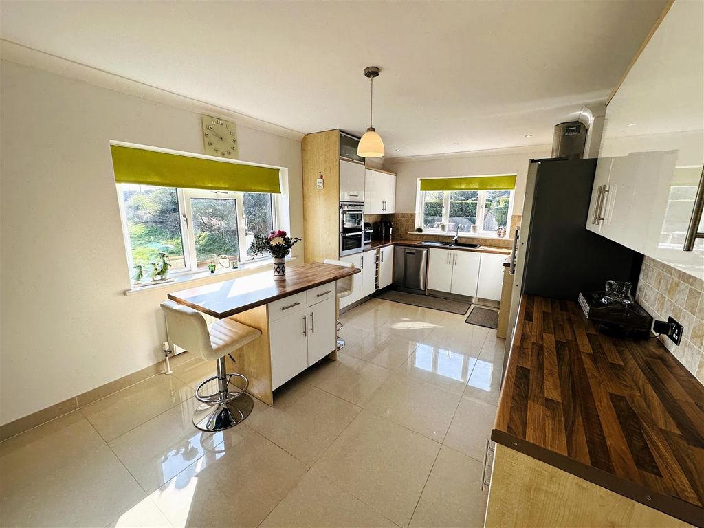 Property photo 2 of 34 Kitchen