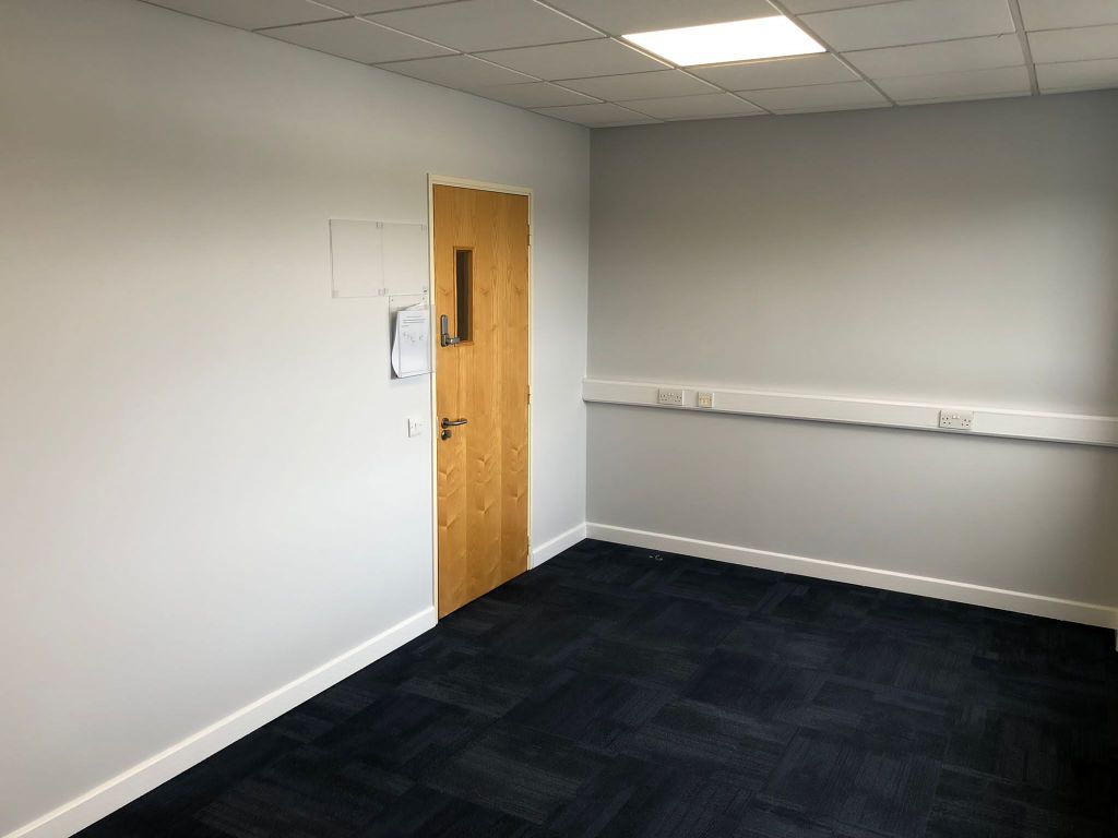 Property photo 1 of 11 Unit 11J Office To Let