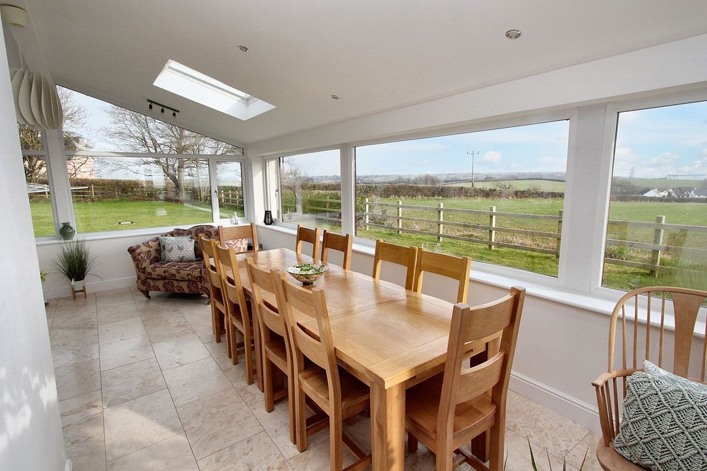 Property photo 3 of 44