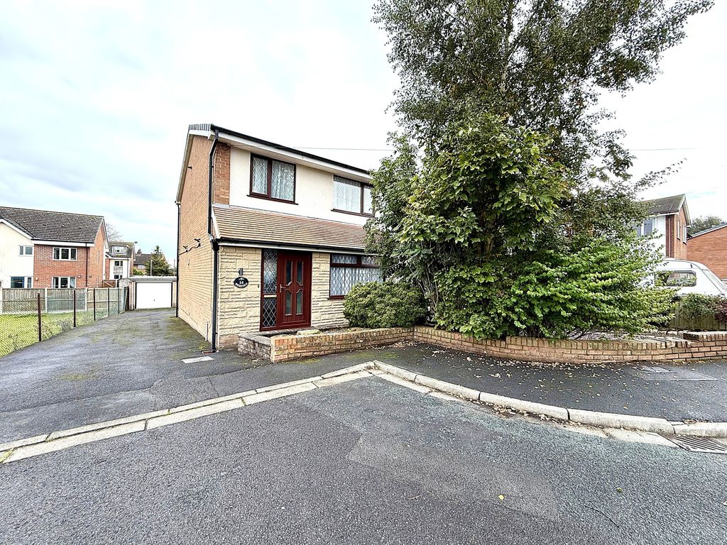 Property photo 1 of 27