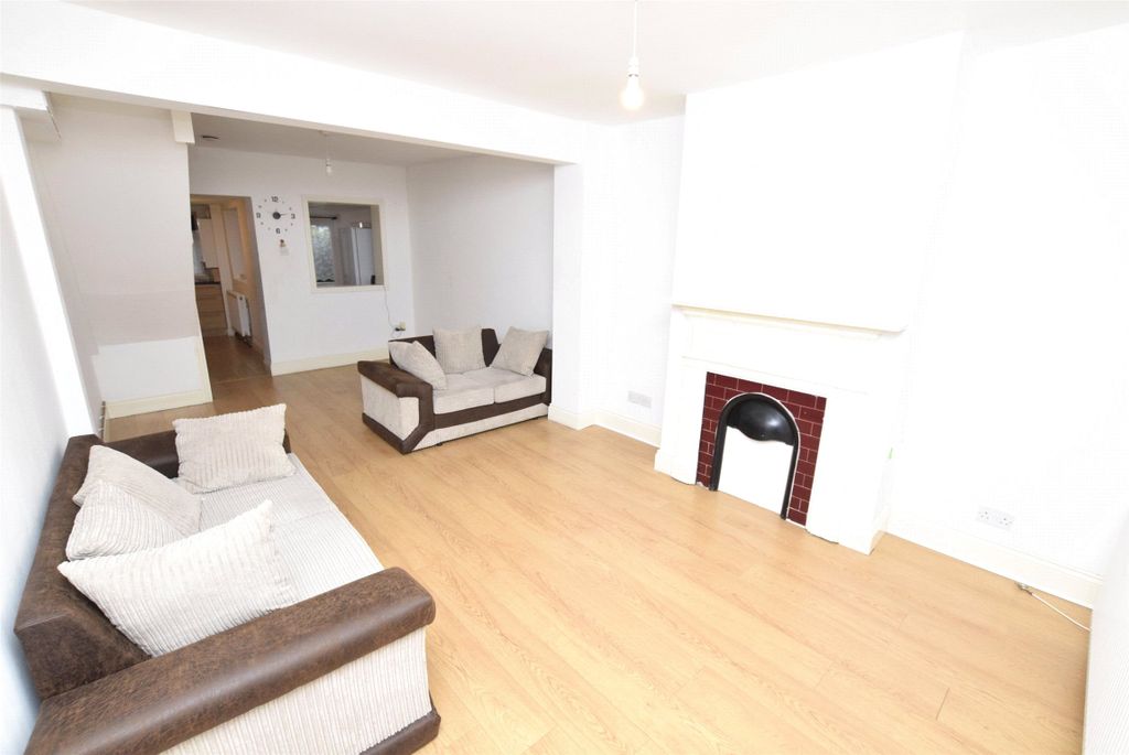 Property photo 3 of 9 Picture No. 26