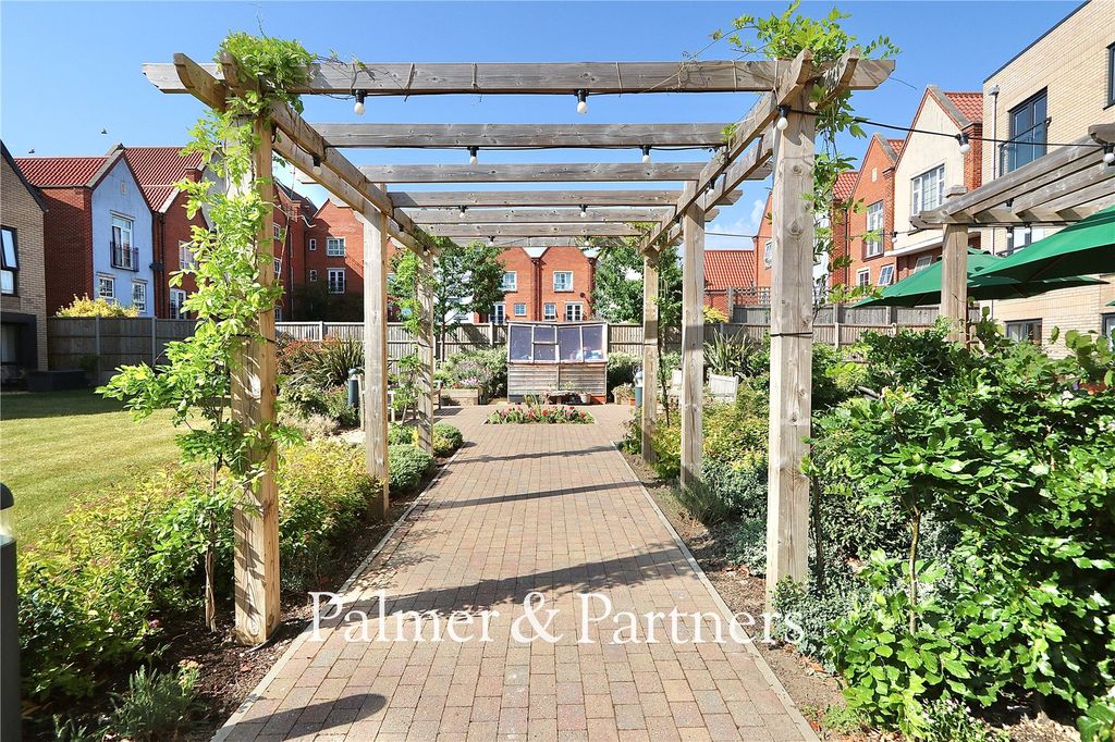 Additional image 26 of 2 bed flat for saleLower Brook Street, Ipswich, Suffolk IP4