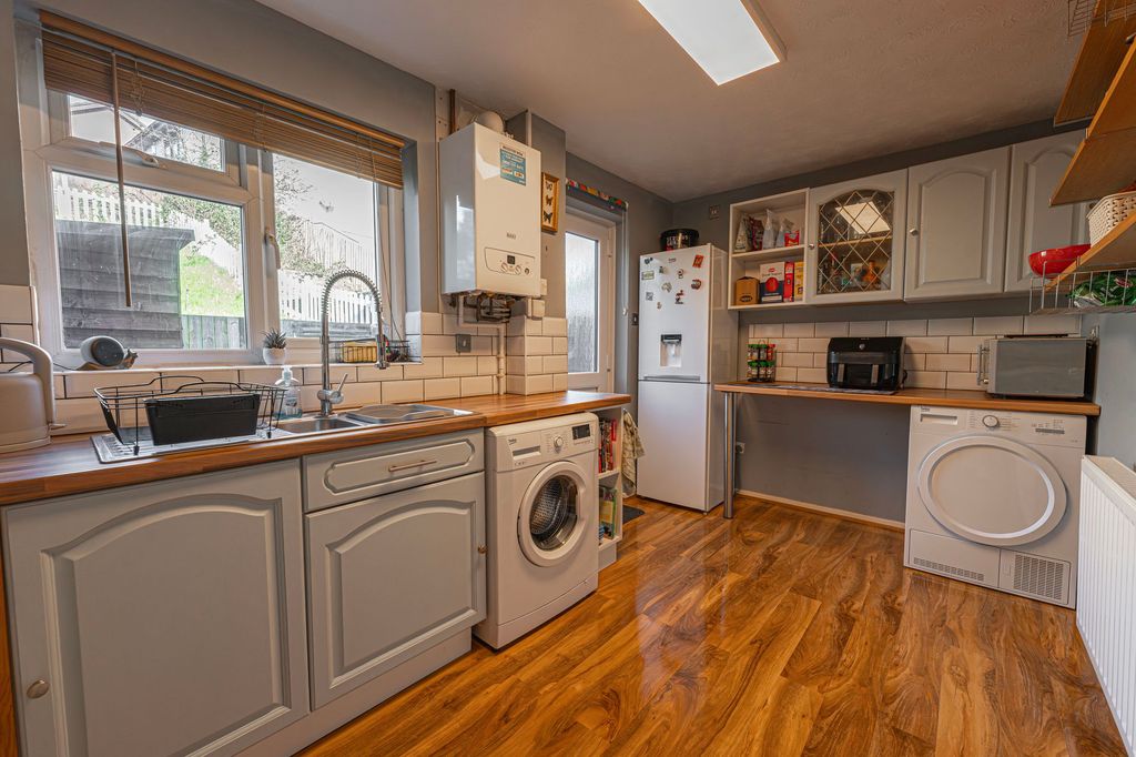 Property photo 2 of 22