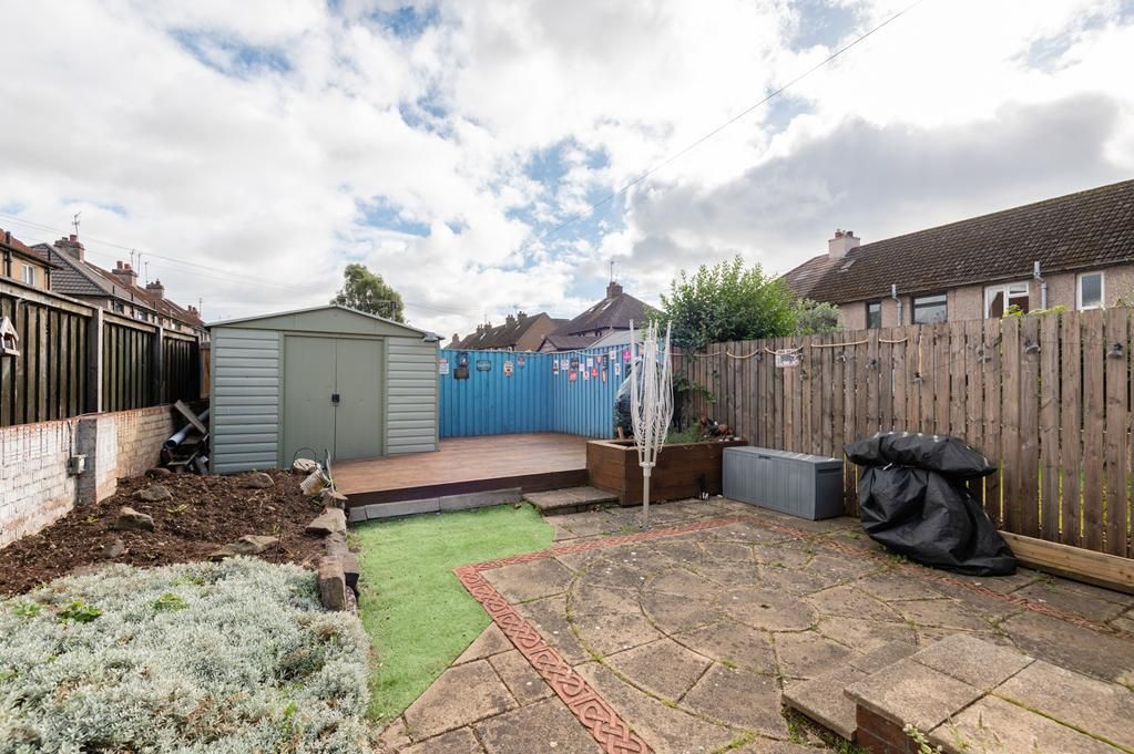 Property photo 2 of 18 Lev1383Pem Garden.Jpg