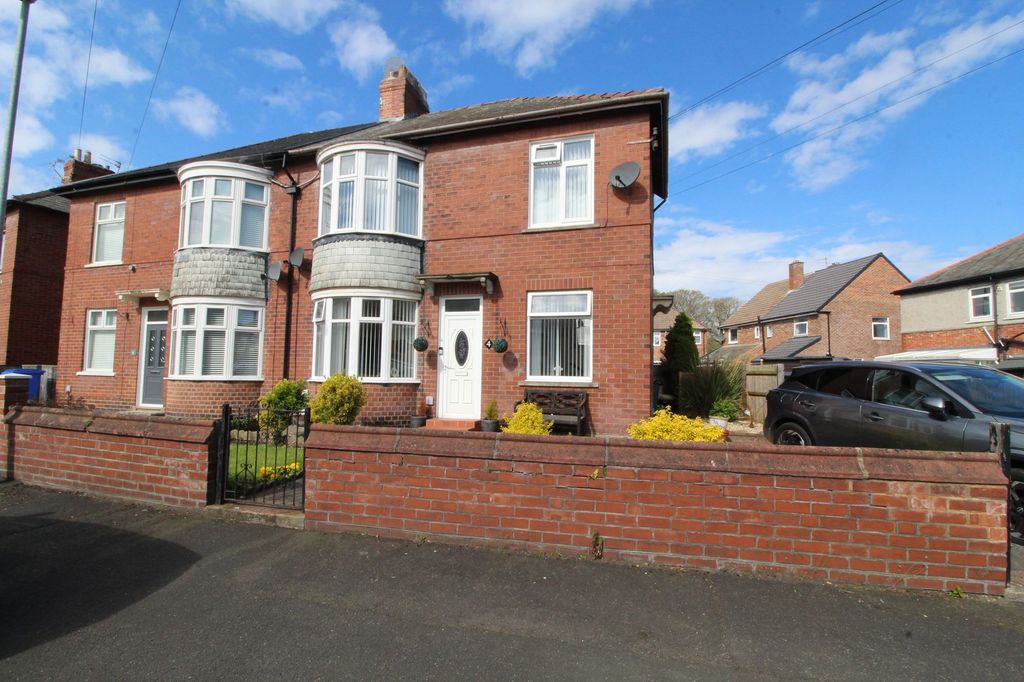 Property photo 1 of 16 External Front