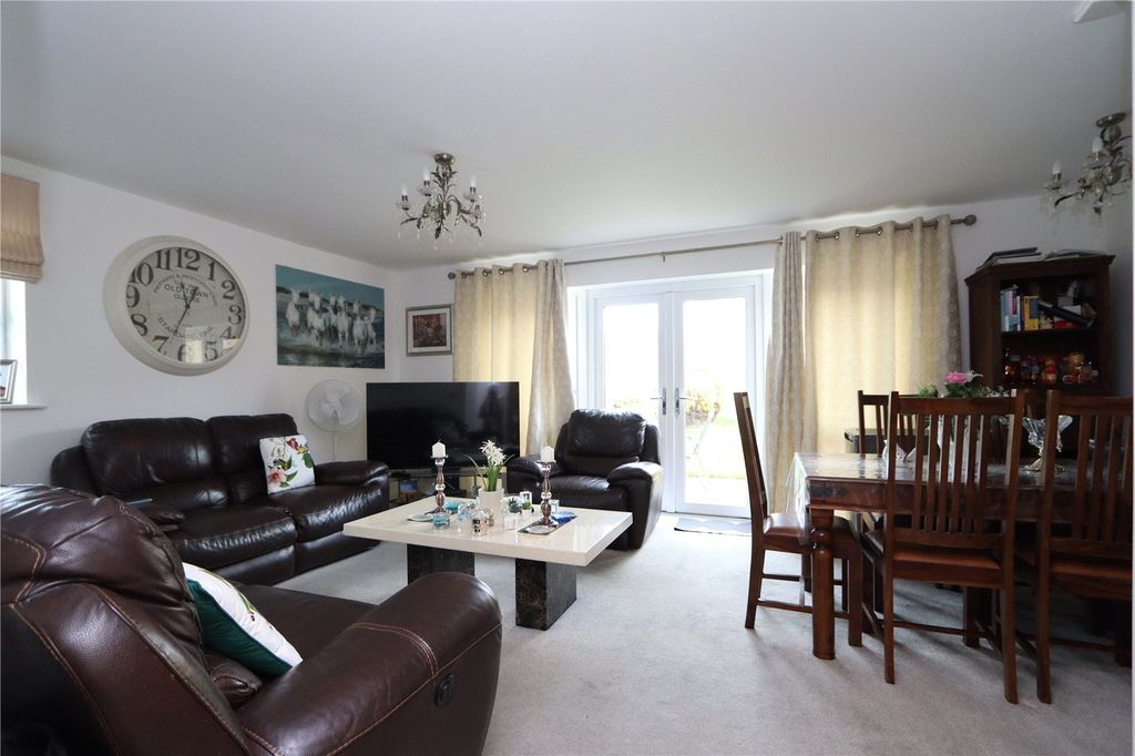 Property photo 3 of 14 Picture No. 02