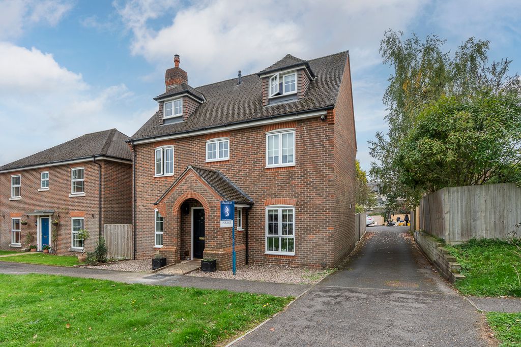 Property photo 1 of 17