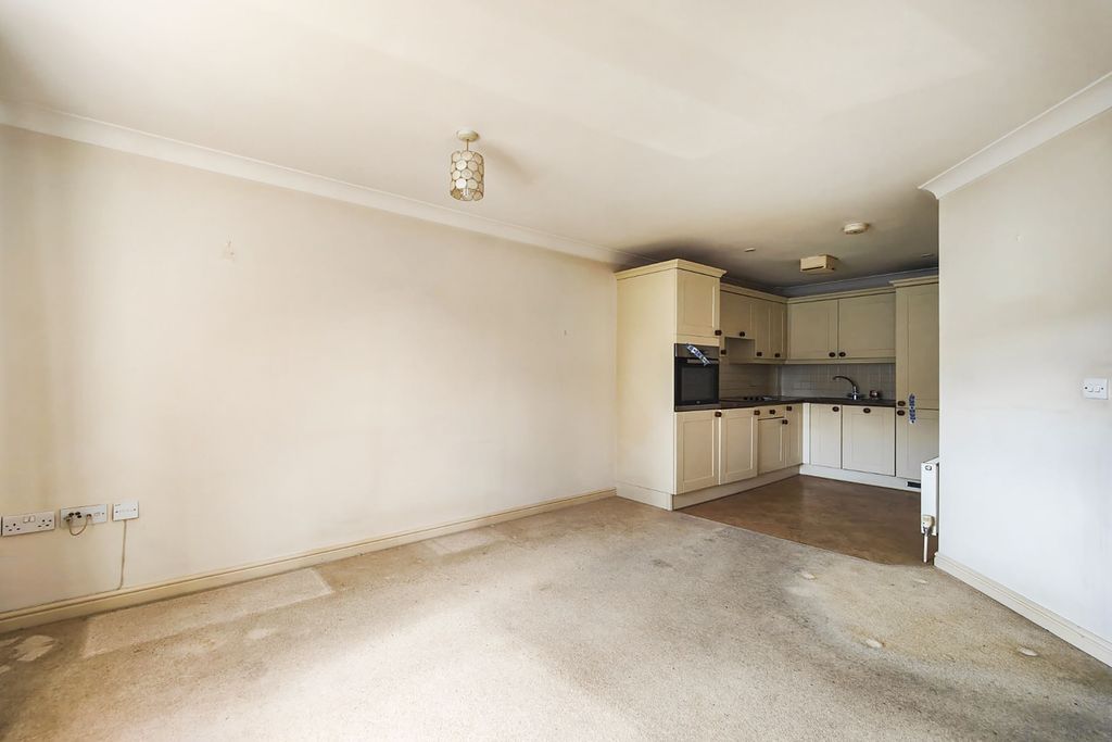 Property photo 3 of 8