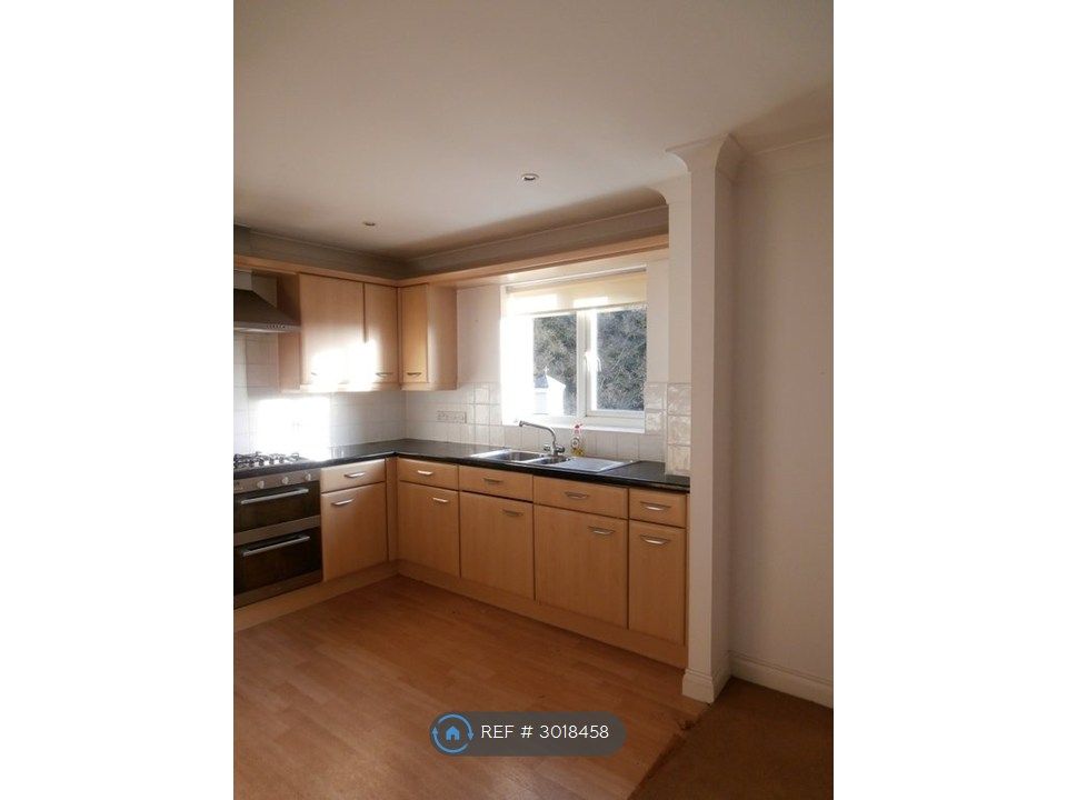 Property photo 3 of 7 Kitchen