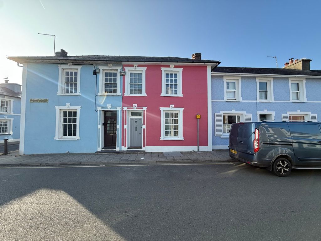 Property photo 1 of 25