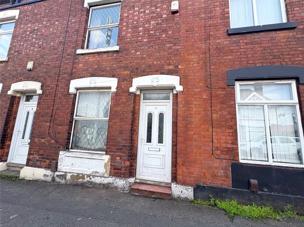 Property photo 1 of 8 External