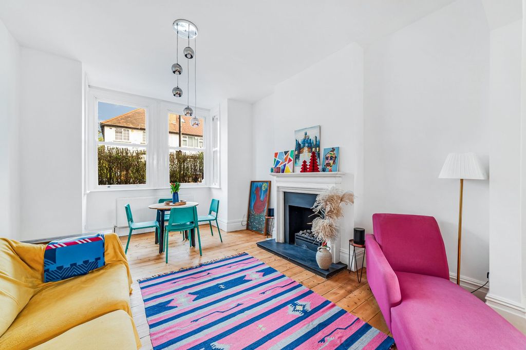 Property photo 2 of 17