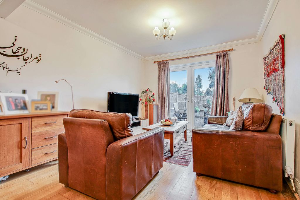 Property photo 3 of 11