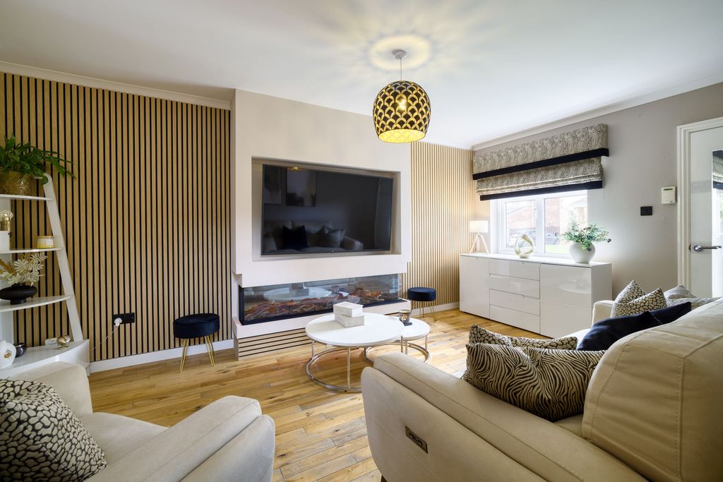 Property photo 3 of 65 Lounge