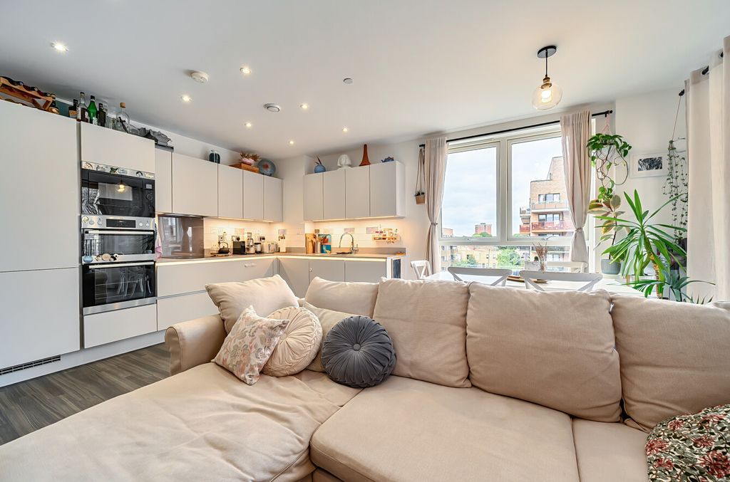 Property photo 3 of 18 1495497-13-6A5F95...