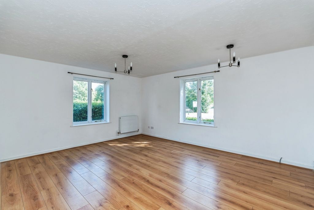 Property photo 3 of 17 Pbox-Img.Jpg