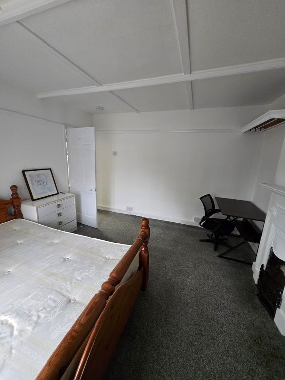 Property photo 3 of 17 20251111_120954