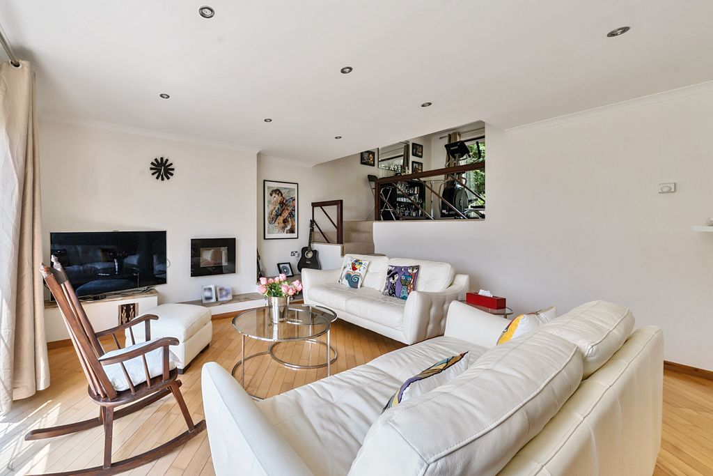 Property photo 1 of 25 1315525-16-686Bde...