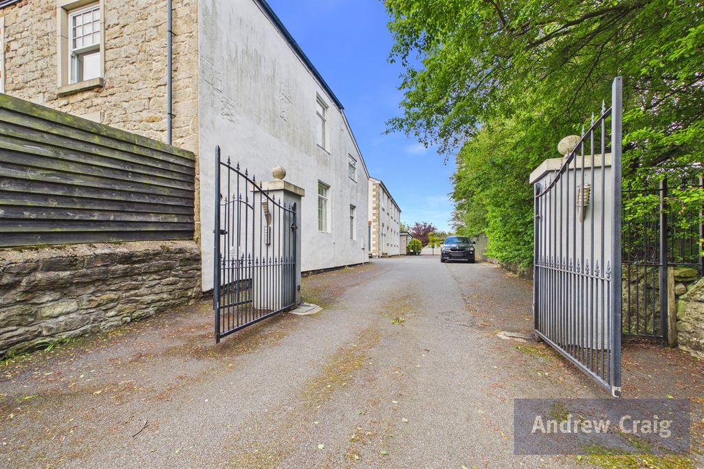 Property photo 1 of 12 (Main)
