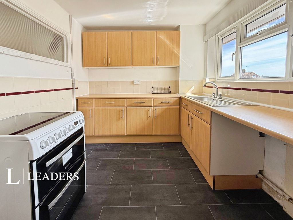 Property photo 3 of 14 Kitchen