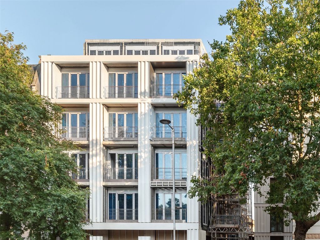 Property photo 1 of 21 External