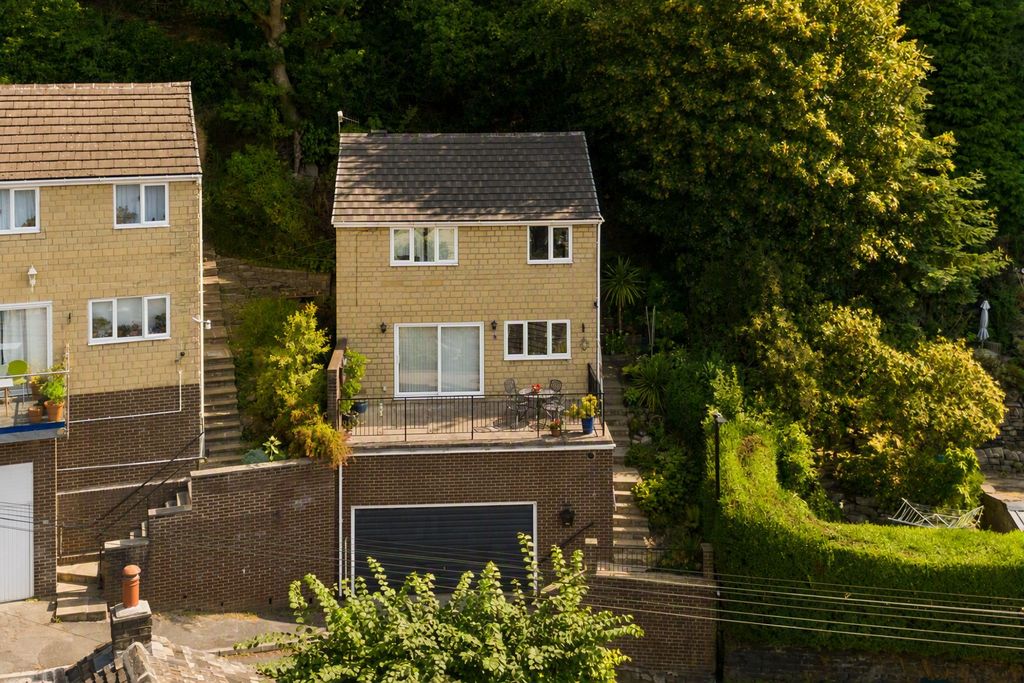 Property photo 1 of 25