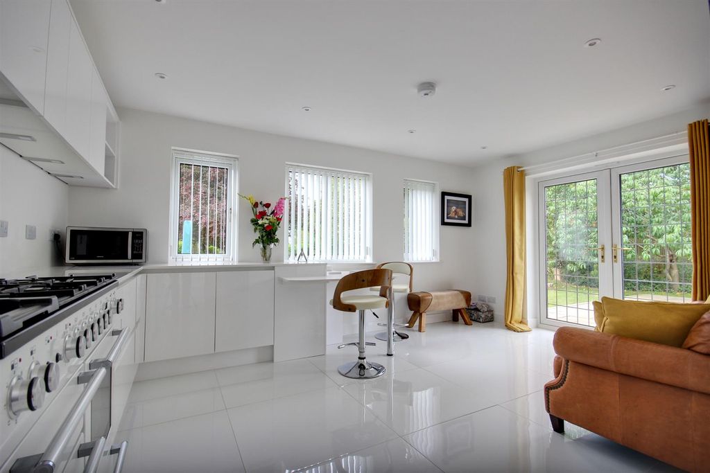 Property photo 3 of 36 Southland (21).Jpg