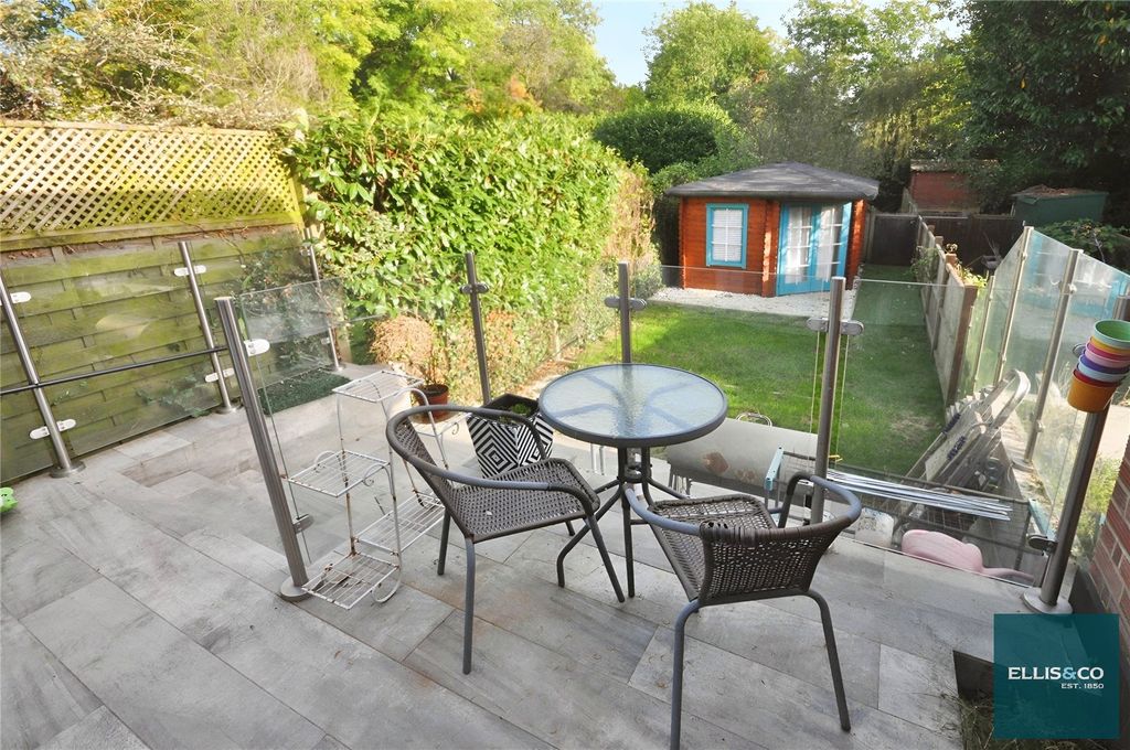 Property photo 1 of 11 Picture No. 23