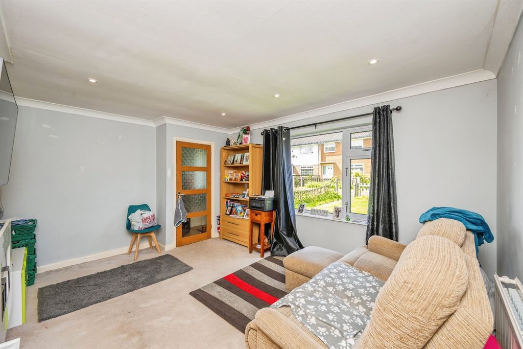 Property photo 2 of 11
