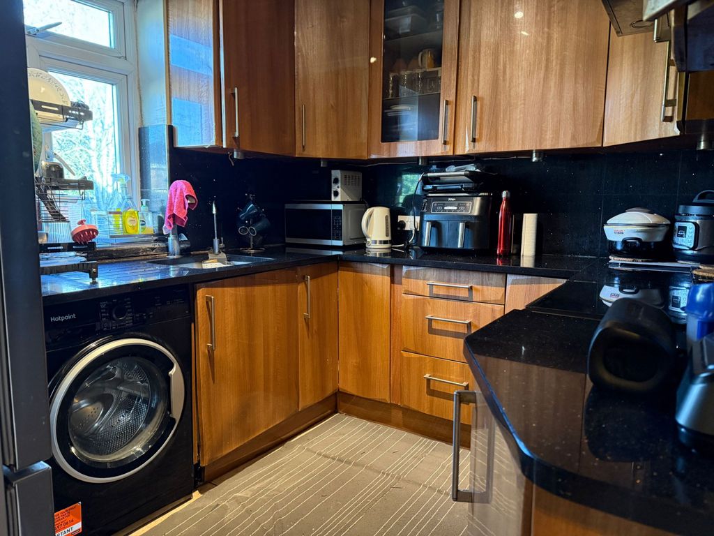 Property photo 2 of 9 Gallery