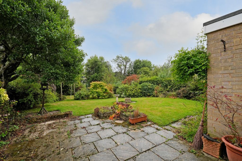 Property photo 2 of 38 Garden