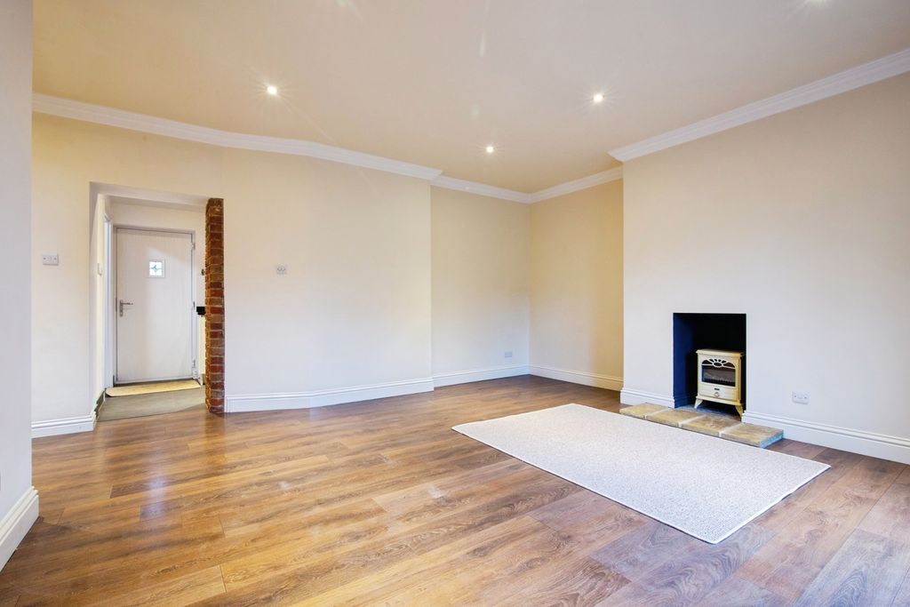 Property photo 2 of 24 Pbox-Img.Jpg