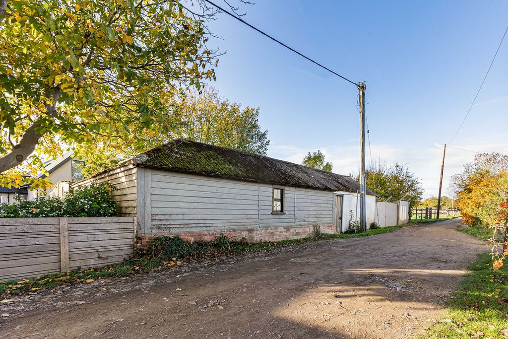 Property photo 3 of 9