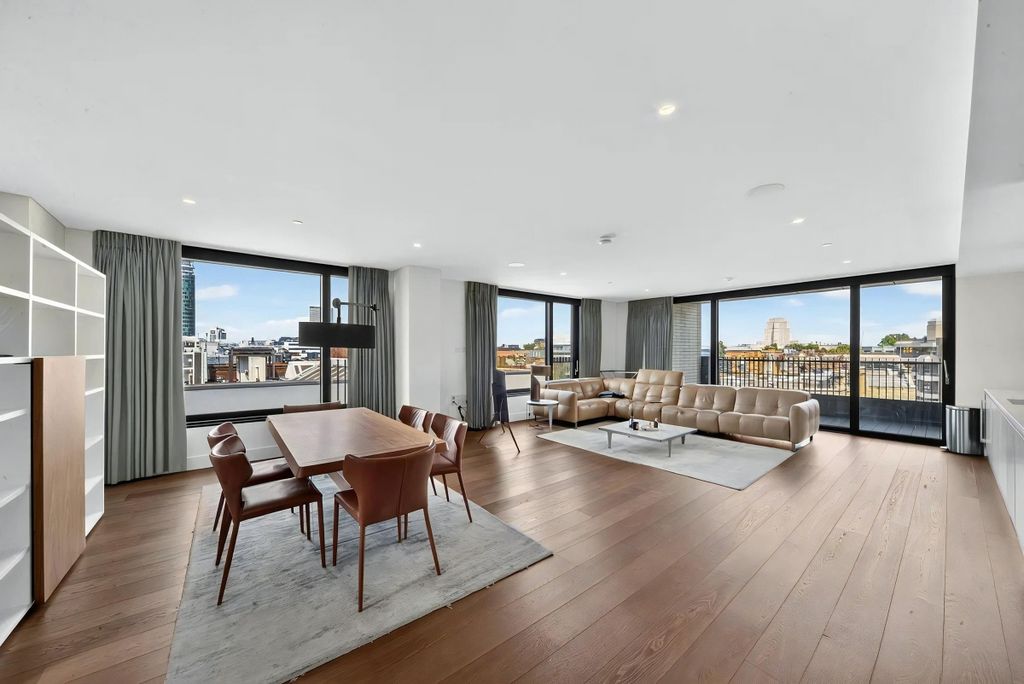 Property photo 1 of 15 Rathbone Square, ...