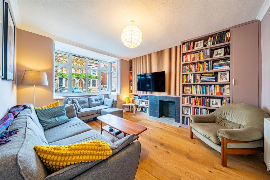 Property photo 2 of 18