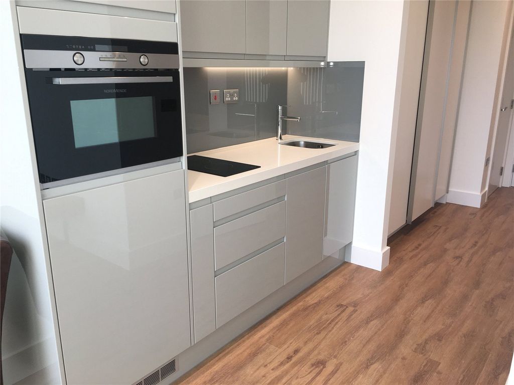 Property photo 2 of 6 Picture No. 14