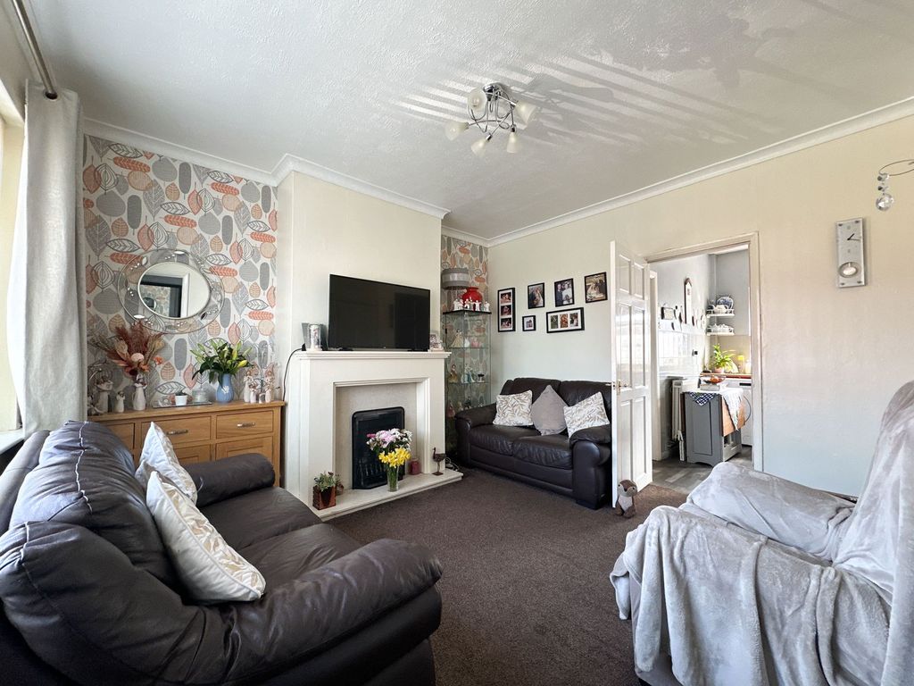 Property photo 3 of 13