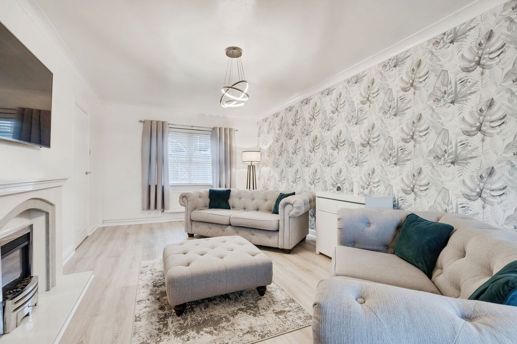 Property photo 2 of 17 Pbox-Img.Jpg