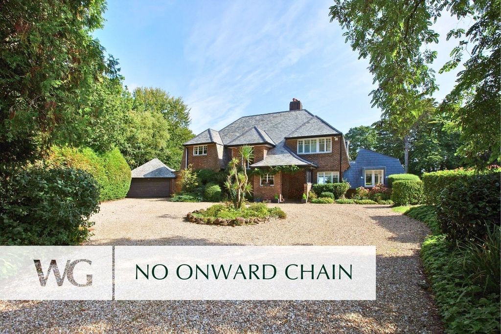 Property photo 1 of 16 Front Aspect