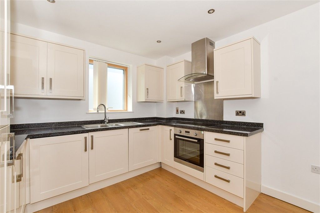 Property photo 3 of 12 Lounge/Kitchen
