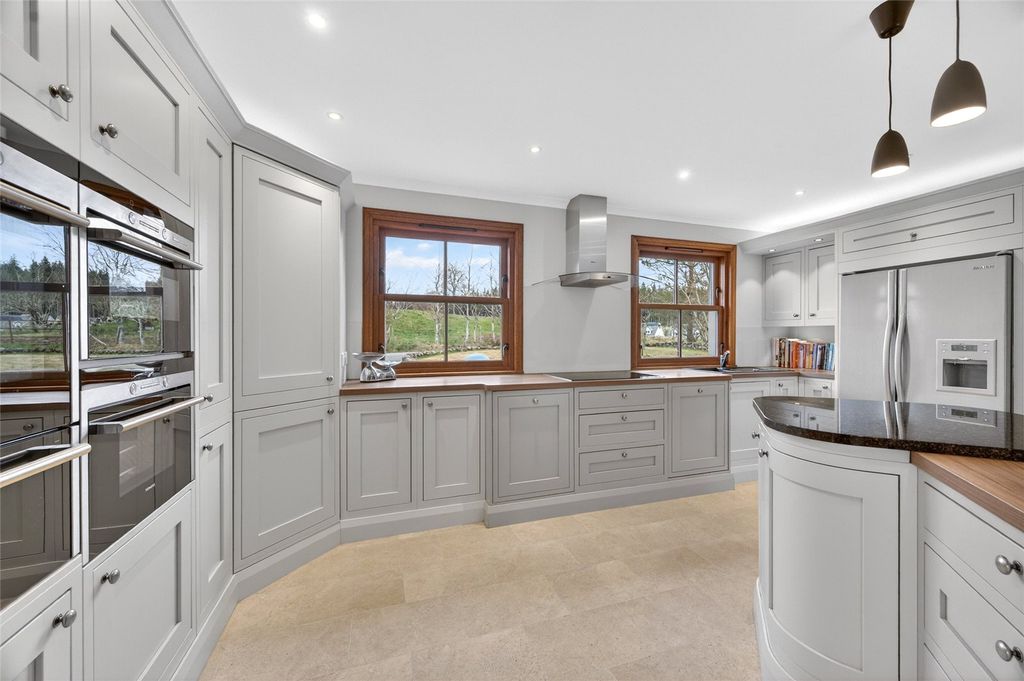 Property photo 2 of 48 Picture No. 84