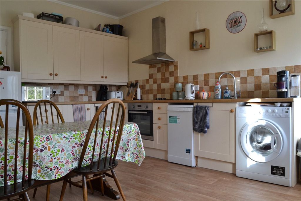 Property photo 3 of 8 Kitchen