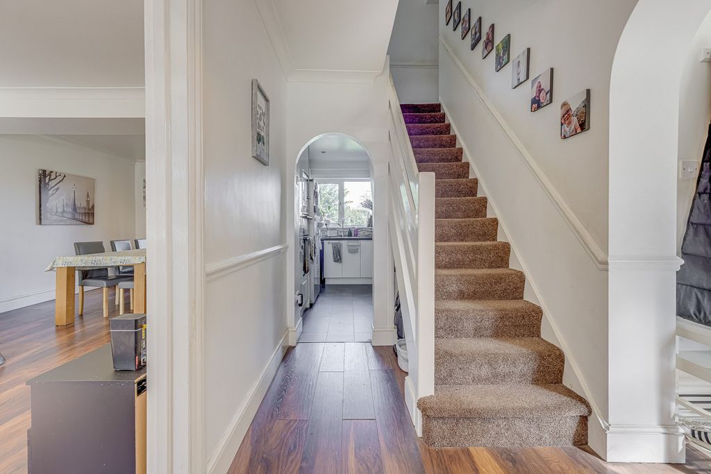 Property photo 2 of 35