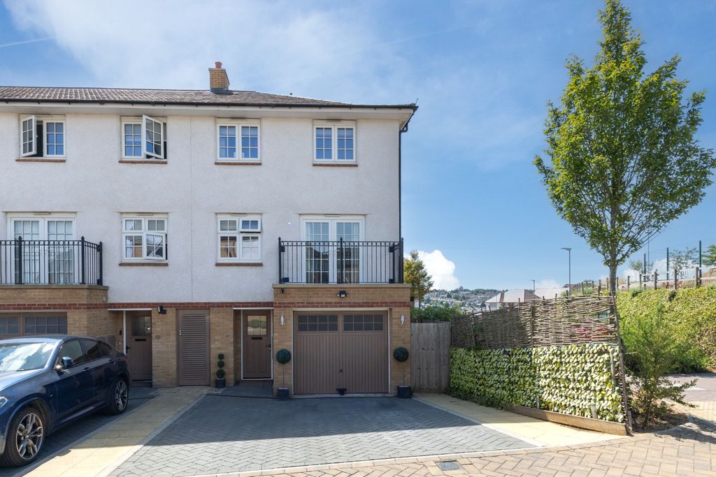 Property photo 1 of 22 4109950