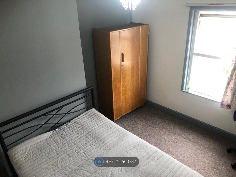 Property photo 2 of 9 Rear Bedroom